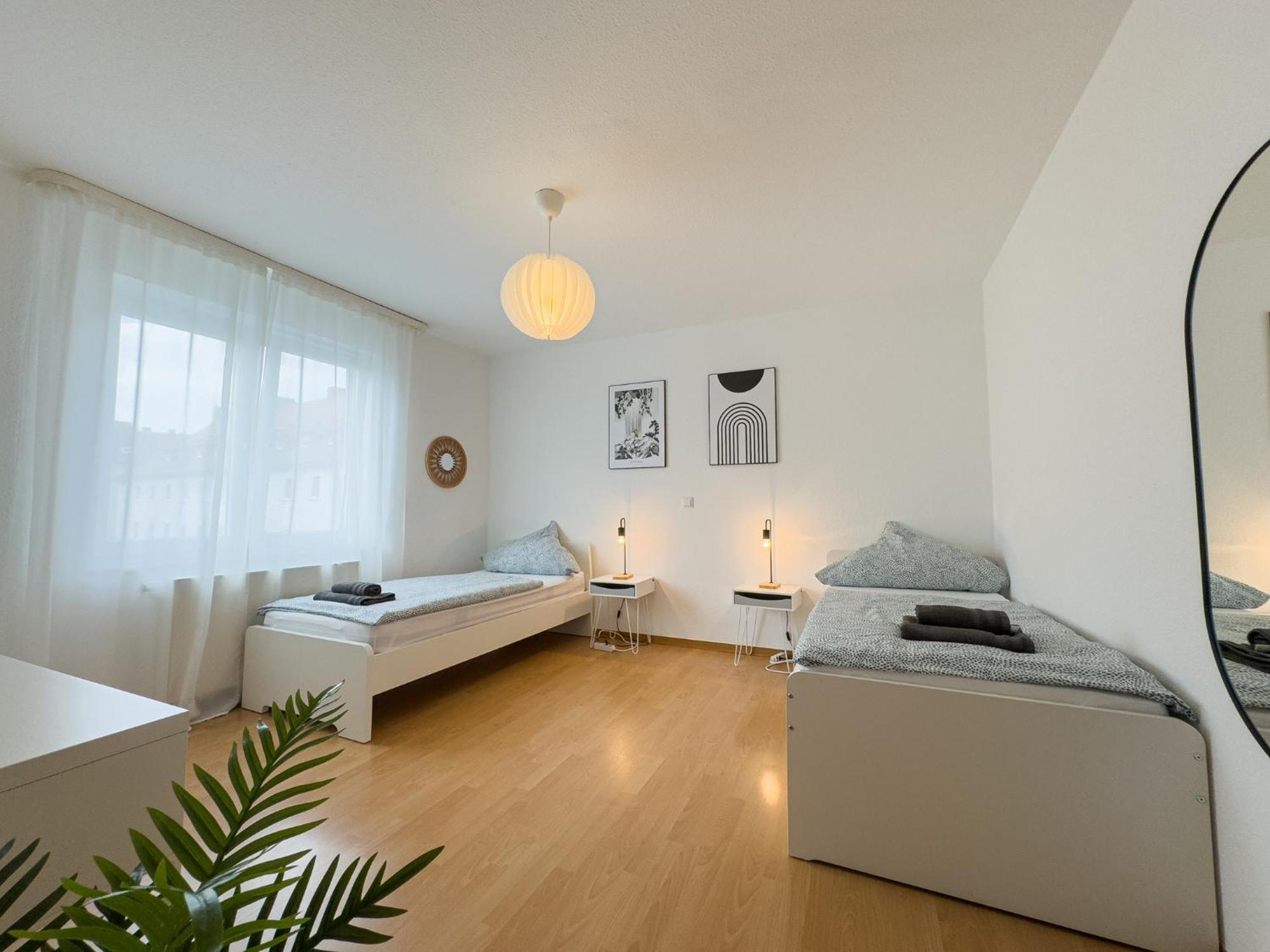 110Qm - 4 Zimmer - Privat Parkplatz - Zentral - Balkon - Mallibase Apartments كاسيل المظهر الخارجي الصورة