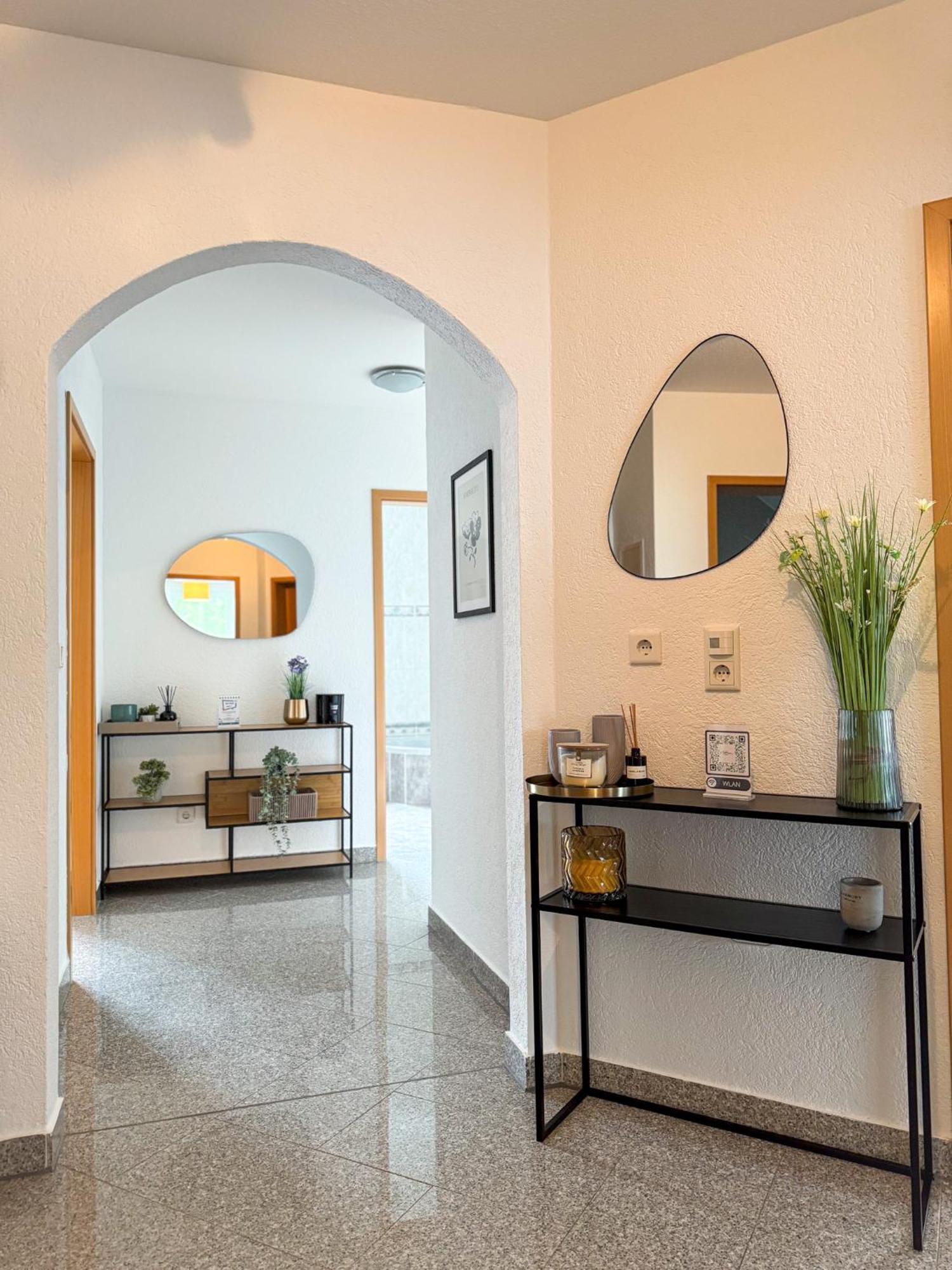 110Qm - 4 Zimmer - Privat Parkplatz - Zentral - Balkon - Mallibase Apartments كاسيل المظهر الخارجي الصورة