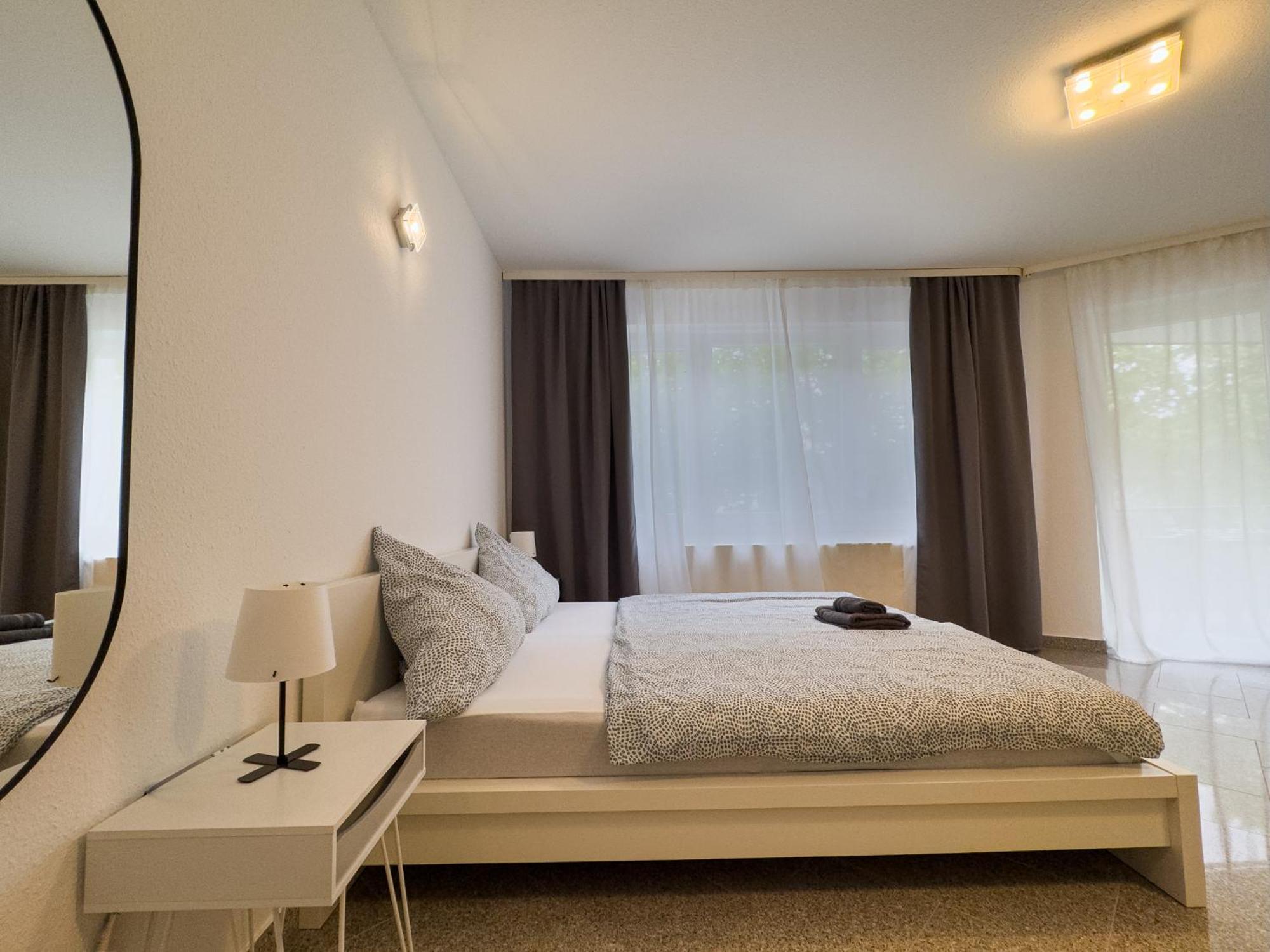110Qm - 4 Zimmer - Privat Parkplatz - Zentral - Balkon - Mallibase Apartments كاسيل المظهر الخارجي الصورة