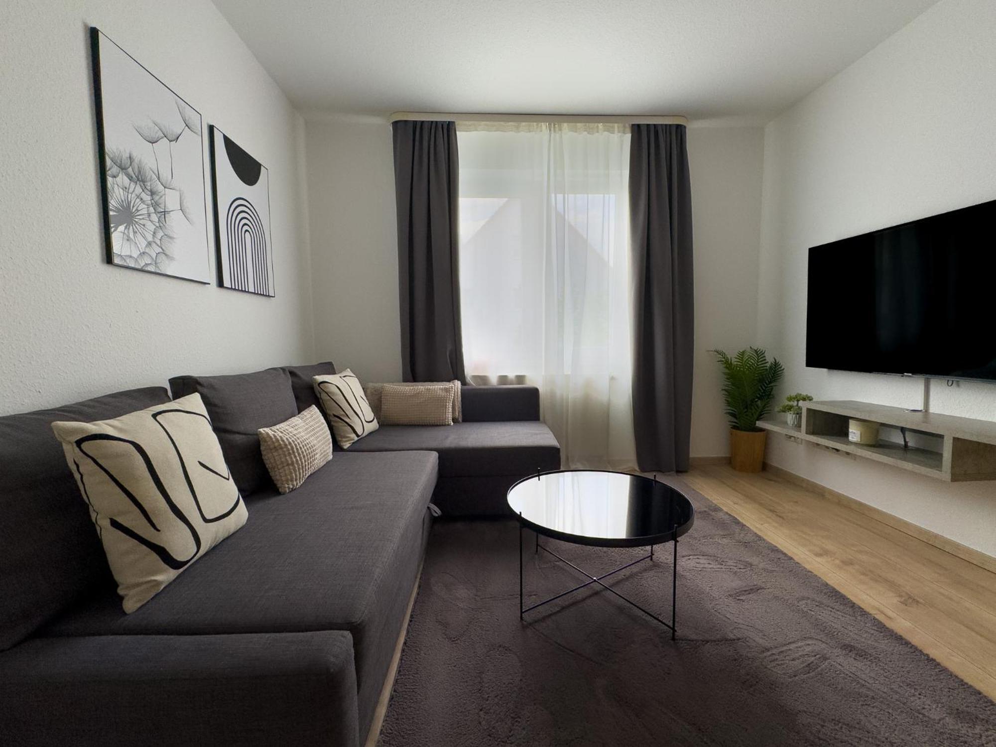 110Qm - 4 Zimmer - Privat Parkplatz - Zentral - Balkon - Mallibase Apartments كاسيل المظهر الخارجي الصورة